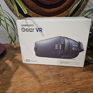 New In Box Samsung Gear Virtual Reality Oculus Headset